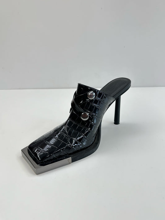 The Runaway Riding Mules