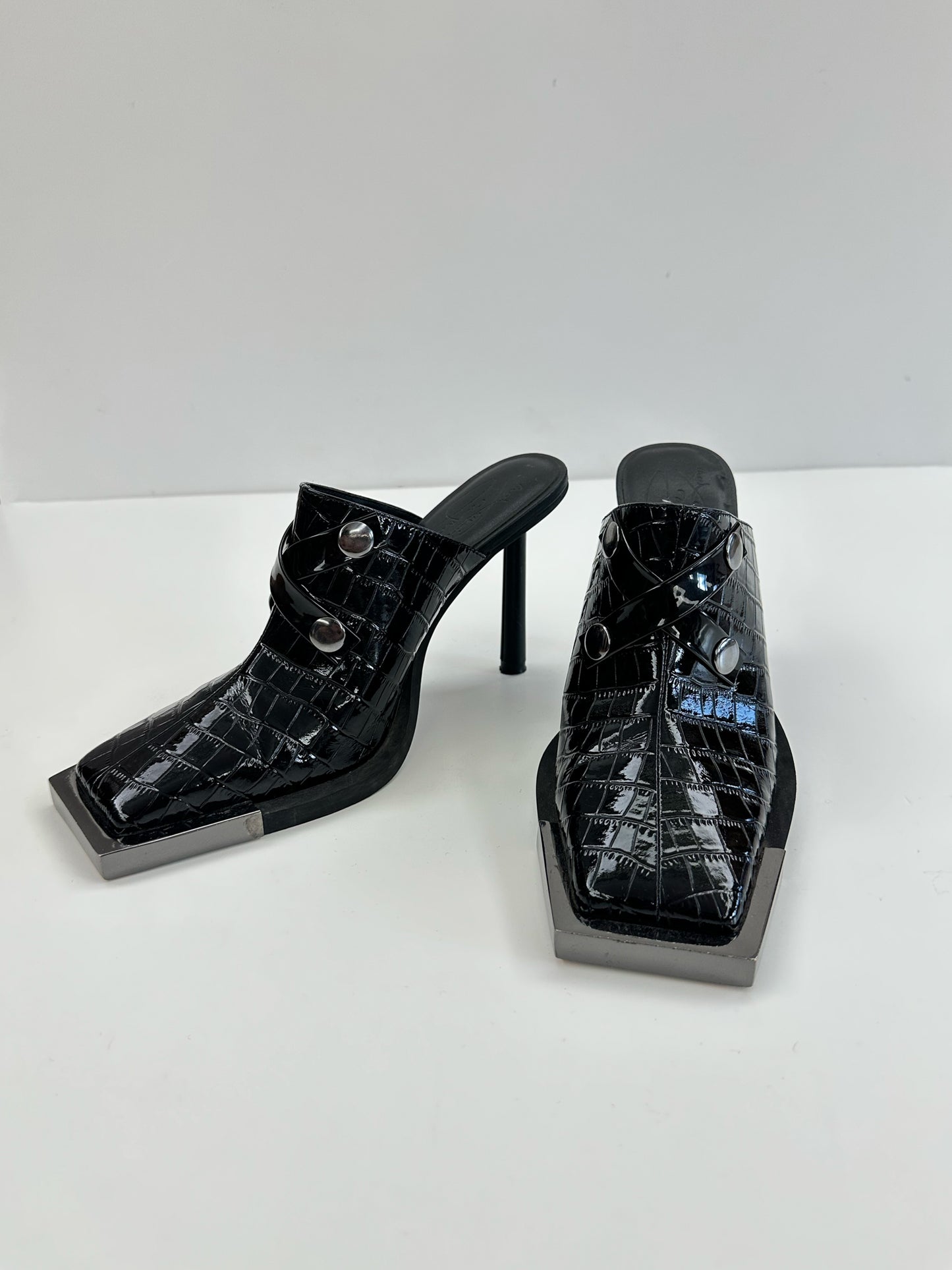 The Runaway Riding Mules